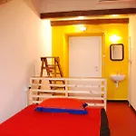 Attic Хостел