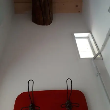 アティック ホステル